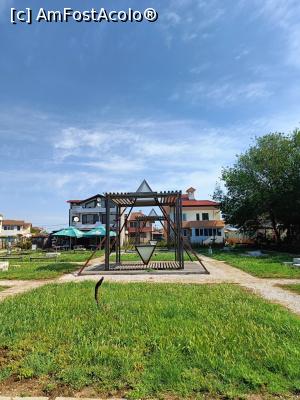 [P02] Parcul cu foișoare de l&acirc;ngă far; se observă și magazinul-terasă pe fundal. » foto by tata123 🔱
 - 
<span class="allrVoted glyphicon glyphicon-heart hidden" id="av1370225"></span>
<a class="m-l-10 hidden" id="sv1370225" onclick="voting_Foto_DelVot(,1370225,13043)" role="button">șterge vot <span class="glyphicon glyphicon-remove"></span></a>
<a id="v91370225" class=" c-red"  onclick="voting_Foto_SetVot(1370225)" role="button"><span class="glyphicon glyphicon-heart-empty"></span> <b>LIKE</b> = Votează poza</a> <img class="hidden"  id="f1370225W9" src="/imagini/loader.gif" border="0" /><span class="AjErrMes hidden" id="e1370225ErM"></span>