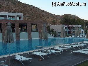 [P03] Piscina de langa restaurant, cea mica » foto by AndreeaIasi
 - 
<span class="allrVoted glyphicon glyphicon-heart hidden" id="av381362"></span>
<a class="m-l-10 hidden" id="sv381362" onclick="voting_Foto_DelVot(,381362,13054)" role="button">șterge vot <span class="glyphicon glyphicon-remove"></span></a>
<a id="v9381362" class=" c-red"  onclick="voting_Foto_SetVot(381362)" role="button"><span class="glyphicon glyphicon-heart-empty"></span> <b>LIKE</b> = Votează poza</a> <img class="hidden"  id="f381362W9" src="/imagini/loader.gif" border="0" /><span class="AjErrMes hidden" id="e381362ErM"></span>