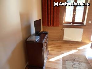 [P08] Pensiunea Bellami, detaliu din camera cu tv Lcd » foto by sunflower
 - 
<span class="allrVoted glyphicon glyphicon-heart hidden" id="av449201"></span>
<a class="m-l-10 hidden" id="sv449201" onclick="voting_Foto_DelVot(,449201,13078)" role="button">șterge vot <span class="glyphicon glyphicon-remove"></span></a>
<a id="v9449201" class=" c-red"  onclick="voting_Foto_SetVot(449201)" role="button"><span class="glyphicon glyphicon-heart-empty"></span> <b>LIKE</b> = Votează poza</a> <img class="hidden"  id="f449201W9" src="/imagini/loader.gif" border="0" /><span class="AjErrMes hidden" id="e449201ErM"></span>