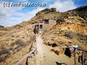 [P49] Puerto de Mogan; situl arheologic; barul de pe ultima platformă » foto by crismis
 - 
<span class="allrVoted glyphicon glyphicon-heart hidden" id="av1287274"></span>
<a class="m-l-10 hidden" id="sv1287274" onclick="voting_Foto_DelVot(,1287274,13127)" role="button">șterge vot <span class="glyphicon glyphicon-remove"></span></a>
<a id="v91287274" class=" c-red"  onclick="voting_Foto_SetVot(1287274)" role="button"><span class="glyphicon glyphicon-heart-empty"></span> <b>LIKE</b> = Votează poza</a> <img class="hidden"  id="f1287274W9" src="/imagini/loader.gif" border="0" /><span class="AjErrMes hidden" id="e1287274ErM"></span>