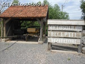 [P01] Micloșoara - Castelul contelui Kálnoky. În parcare. » foto by iulianic
 - 
<span class="allrVoted glyphicon glyphicon-heart hidden" id="av1378485"></span>
<a class="m-l-10 hidden" id="sv1378485" onclick="voting_Foto_DelVot(,1378485,13139)" role="button">șterge vot <span class="glyphicon glyphicon-remove"></span></a>
<a id="v91378485" class=" c-red"  onclick="voting_Foto_SetVot(1378485)" role="button"><span class="glyphicon glyphicon-heart-empty"></span> <b>LIKE</b> = Votează poza</a> <img class="hidden"  id="f1378485W9" src="/imagini/loader.gif" border="0" /><span class="AjErrMes hidden" id="e1378485ErM"></span>