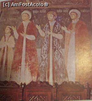 [P27] Mănăstirea Clocociov - Biserica veche. Membri ai familiei ctitorului - Păuna, fiică, jupâneasa Mara, mama sa și surorile acestuia - Marga și Stanca. » foto by iulianic
 - 
<span class="allrVoted glyphicon glyphicon-heart hidden" id="av1214064"></span>
<a class="m-l-10 hidden" id="sv1214064" onclick="voting_Foto_DelVot(,1214064,13142)" role="button">șterge vot <span class="glyphicon glyphicon-remove"></span></a>
<a id="v91214064" class=" c-red"  onclick="voting_Foto_SetVot(1214064)" role="button"><span class="glyphicon glyphicon-heart-empty"></span> <b>LIKE</b> = Votează poza</a> <img class="hidden"  id="f1214064W9" src="/imagini/loader.gif" border="0" /><span class="AjErrMes hidden" id="e1214064ErM"></span>