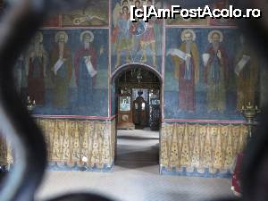[P13] Pronaos... și catapeteasmă, pe fundal.  » foto by tata123 🔱
 - 
<span class="allrVoted glyphicon glyphicon-heart hidden" id="av631118"></span>
<a class="m-l-10 hidden" id="sv631118" onclick="voting_Foto_DelVot(,631118,13142)" role="button">șterge vot <span class="glyphicon glyphicon-remove"></span></a>
<a id="v9631118" class=" c-red"  onclick="voting_Foto_SetVot(631118)" role="button"><span class="glyphicon glyphicon-heart-empty"></span> <b>LIKE</b> = Votează poza</a> <img class="hidden"  id="f631118W9" src="/imagini/loader.gif" border="0" /><span class="AjErrMes hidden" id="e631118ErM"></span>