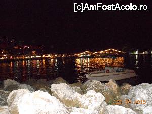 [P22] Parga - Faleza noaptea.  » foto by iulianic
 - 
<span class="allrVoted glyphicon glyphicon-heart hidden" id="av681812"></span>
<a class="m-l-10 hidden" id="sv681812" onclick="voting_Foto_DelVot(,681812,13156)" role="button">șterge vot <span class="glyphicon glyphicon-remove"></span></a>
<a id="v9681812" class=" c-red"  onclick="voting_Foto_SetVot(681812)" role="button"><span class="glyphicon glyphicon-heart-empty"></span> <b>LIKE</b> = Votează poza</a> <img class="hidden"  id="f681812W9" src="/imagini/loader.gif" border="0" /><span class="AjErrMes hidden" id="e681812ErM"></span>