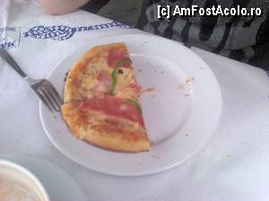 [P94] Parga - pe terasă la Vekios, pizza mică; atât de mică de s-a topit jumate până sa-i fac poza » foto by Dragoș_MD
 - 
<span class="allrVoted glyphicon glyphicon-heart hidden" id="av424696"></span>
<a class="m-l-10 hidden" id="sv424696" onclick="voting_Foto_DelVot(,424696,13156)" role="button">șterge vot <span class="glyphicon glyphicon-remove"></span></a>
<a id="v9424696" class=" c-red"  onclick="voting_Foto_SetVot(424696)" role="button"><span class="glyphicon glyphicon-heart-empty"></span> <b>LIKE</b> = Votează poza</a> <img class="hidden"  id="f424696W9" src="/imagini/loader.gif" border="0" /><span class="AjErrMes hidden" id="e424696ErM"></span>