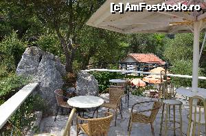 [P08] Micutul bar de pe stanca, deasupra plajei Piso Krioneri.  » foto by didona_stelea
 - 
<span class="allrVoted glyphicon glyphicon-heart hidden" id="av634247"></span>
<a class="m-l-10 hidden" id="sv634247" onclick="voting_Foto_DelVot(,634247,13156)" role="button">șterge vot <span class="glyphicon glyphicon-remove"></span></a>
<a id="v9634247" class=" c-red"  onclick="voting_Foto_SetVot(634247)" role="button"><span class="glyphicon glyphicon-heart-empty"></span> <b>LIKE</b> = Votează poza</a> <img class="hidden"  id="f634247W9" src="/imagini/loader.gif" border="0" /><span class="AjErrMes hidden" id="e634247ErM"></span>