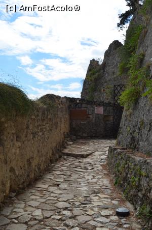 [P10] Intrarea la Fortăreața Venețiană » foto by Ioan Raita
 - 
<span class="allrVoted glyphicon glyphicon-heart hidden" id="av817204"></span>
<a class="m-l-10 hidden" id="sv817204" onclick="voting_Foto_DelVot(,817204,13156)" role="button">șterge vot <span class="glyphicon glyphicon-remove"></span></a>
<a id="v9817204" class=" c-red"  onclick="voting_Foto_SetVot(817204)" role="button"><span class="glyphicon glyphicon-heart-empty"></span> <b>LIKE</b> = Votează poza</a> <img class="hidden"  id="f817204W9" src="/imagini/loader.gif" border="0" /><span class="AjErrMes hidden" id="e817204ErM"></span>