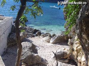 [P09] O mica plaja stancoasa pe insula Pagania » foto by CasiaB
 - 
<span class="allrVoted glyphicon glyphicon-heart hidden" id="av659516"></span>
<a class="m-l-10 hidden" id="sv659516" onclick="voting_Foto_DelVot(,659516,13156)" role="button">șterge vot <span class="glyphicon glyphicon-remove"></span></a>
<a id="v9659516" class=" c-red"  onclick="voting_Foto_SetVot(659516)" role="button"><span class="glyphicon glyphicon-heart-empty"></span> <b>LIKE</b> = Votează poza</a> <img class="hidden"  id="f659516W9" src="/imagini/loader.gif" border="0" /><span class="AjErrMes hidden" id="e659516ErM"></span>