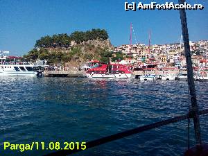 [P21] Dealul și Castelul, casele viu colorate și portul cu vasele gata de plecare către destinațiile stabilite. Asa începe o zi în Parga.  » foto by ovidiuyepi
 - 
<span class="allrVoted glyphicon glyphicon-heart hidden" id="av672343"></span>
<a class="m-l-10 hidden" id="sv672343" onclick="voting_Foto_DelVot(,672343,13156)" role="button">șterge vot <span class="glyphicon glyphicon-remove"></span></a>
<a id="v9672343" class=" c-red"  onclick="voting_Foto_SetVot(672343)" role="button"><span class="glyphicon glyphicon-heart-empty"></span> <b>LIKE</b> = Votează poza</a> <img class="hidden"  id="f672343W9" src="/imagini/loader.gif" border="0" /><span class="AjErrMes hidden" id="e672343ErM"></span>