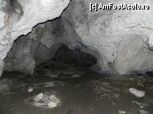 [P15] Cam pe aici se desprinde culoarul secundar. Poza este făcută către intrare, se văd primele excavaţii, şi culoarul secundar este în dreapta, dar, cum vii dinspre intrare, este pe stînga.  » foto by abancor
 - 
<span class="allrVoted glyphicon glyphicon-heart hidden" id="av383771"></span>
<a class="m-l-10 hidden" id="sv383771" onclick="voting_Foto_DelVot(,383771,13179)" role="button">șterge vot <span class="glyphicon glyphicon-remove"></span></a>
<a id="v9383771" class=" c-red"  onclick="voting_Foto_SetVot(383771)" role="button"><span class="glyphicon glyphicon-heart-empty"></span> <b>LIKE</b> = Votează poza</a> <img class="hidden"  id="f383771W9" src="/imagini/loader.gif" border="0" /><span class="AjErrMes hidden" id="e383771ErM"></span>