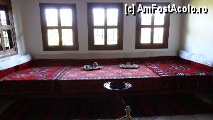 [P04] Arbanassi / În prima cameră a casei Konstantsaliev. Un imens divan și argintării.  » foto by bog68
 - 
<span class="allrVoted glyphicon glyphicon-heart hidden" id="av371847"></span>
<a class="m-l-10 hidden" id="sv371847" onclick="voting_Foto_DelVot(,371847,13213)" role="button">șterge vot <span class="glyphicon glyphicon-remove"></span></a>
<a id="v9371847" class=" c-red"  onclick="voting_Foto_SetVot(371847)" role="button"><span class="glyphicon glyphicon-heart-empty"></span> <b>LIKE</b> = Votează poza</a> <img class="hidden"  id="f371847W9" src="/imagini/loader.gif" border="0" /><span class="AjErrMes hidden" id="e371847ErM"></span>