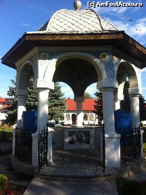 [P16] Agheasmatarul » foto by Yersinia Pestis
 - 
<span class="allrVoted glyphicon glyphicon-heart hidden" id="av580195"></span>
<a class="m-l-10 hidden" id="sv580195" onclick="voting_Foto_DelVot(,580195,13280)" role="button">șterge vot <span class="glyphicon glyphicon-remove"></span></a>
<a id="v9580195" class=" c-red"  onclick="voting_Foto_SetVot(580195)" role="button"><span class="glyphicon glyphicon-heart-empty"></span> <b>LIKE</b> = Votează poza</a> <img class="hidden"  id="f580195W9" src="/imagini/loader.gif" border="0" /><span class="AjErrMes hidden" id="e580195ErM"></span>
