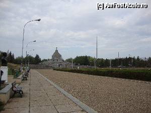 [P01] Mausoleul de la Mărășești. Obiectivul se află pe DN2-E85, în apropierea intersecției cu DN 2L.  » foto by Floryn81
 - 
<span class="allrVoted glyphicon glyphicon-heart hidden" id="av387956"></span>
<a class="m-l-10 hidden" id="sv387956" onclick="voting_Foto_DelVot(,387956,13284)" role="button">șterge vot <span class="glyphicon glyphicon-remove"></span></a>
<a id="v9387956" class=" c-red"  onclick="voting_Foto_SetVot(387956)" role="button"><span class="glyphicon glyphicon-heart-empty"></span> <b>LIKE</b> = Votează poza</a> <img class="hidden"  id="f387956W9" src="/imagini/loader.gif" border="0" /><span class="AjErrMes hidden" id="e387956ErM"></span>