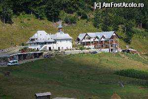 [P02] Vedere a mănăstirii din primul loc de pe șosea de unde este vizibilă.  » foto by Utube
 - 
<span class="allrVoted glyphicon glyphicon-heart hidden" id="av389273"></span>
<a class="m-l-10 hidden" id="sv389273" onclick="voting_Foto_DelVot(,389273,13301)" role="button">șterge vot <span class="glyphicon glyphicon-remove"></span></a>
<a id="v9389273" class=" c-red"  onclick="voting_Foto_SetVot(389273)" role="button"><span class="glyphicon glyphicon-heart-empty"></span> <b>LIKE</b> = Votează poza</a> <img class="hidden"  id="f389273W9" src="/imagini/loader.gif" border="0" /><span class="AjErrMes hidden" id="e389273ErM"></span>