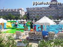 [P10] jocuri la piscina » foto by jimmybitza*
 - 
<span class="allrVoted glyphicon glyphicon-heart hidden" id="av469602"></span>
<a class="m-l-10 hidden" id="sv469602" onclick="voting_Foto_DelVot(,469602,13310)" role="button">șterge vot <span class="glyphicon glyphicon-remove"></span></a>
<a id="v9469602" class=" c-red"  onclick="voting_Foto_SetVot(469602)" role="button"><span class="glyphicon glyphicon-heart-empty"></span> <b>LIKE</b> = Votează poza</a> <img class="hidden"  id="f469602W9" src="/imagini/loader.gif" border="0" /><span class="AjErrMes hidden" id="e469602ErM"></span>