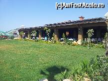 [P20] terasa restaurantului, vazuta de pe aleea dinspre plaja » foto by jimmybitza*
 - 
<span class="allrVoted glyphicon glyphicon-heart hidden" id="av469612"></span>
<a class="m-l-10 hidden" id="sv469612" onclick="voting_Foto_DelVot(,469612,13310)" role="button">șterge vot <span class="glyphicon glyphicon-remove"></span></a>
<a id="v9469612" class=" c-red"  onclick="voting_Foto_SetVot(469612)" role="button"><span class="glyphicon glyphicon-heart-empty"></span> <b>LIKE</b> = Votează poza</a> <img class="hidden"  id="f469612W9" src="/imagini/loader.gif" border="0" /><span class="AjErrMes hidden" id="e469612ErM"></span>