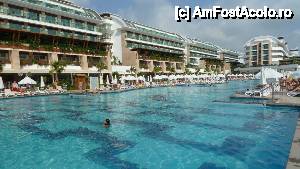 [P06] Piscina mare » foto by aysha
 - 
<span class="allrVoted glyphicon glyphicon-heart hidden" id="av473927"></span>
<a class="m-l-10 hidden" id="sv473927" onclick="voting_Foto_DelVot(,473927,13310)" role="button">șterge vot <span class="glyphicon glyphicon-remove"></span></a>
<a id="v9473927" class=" c-red"  onclick="voting_Foto_SetVot(473927)" role="button"><span class="glyphicon glyphicon-heart-empty"></span> <b>LIKE</b> = Votează poza</a> <img class="hidden"  id="f473927W9" src="/imagini/loader.gif" border="0" /><span class="AjErrMes hidden" id="e473927ErM"></span>