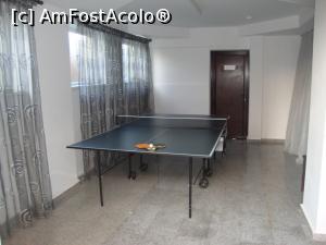 [P16] La demisol există o sală cu masă de ping-pong (poate fi utilizată gratuit de către turişti). Am probat-o şi noi preţ de câteva minute.  » foto by Floryn81
 - 
<span class="allrVoted glyphicon glyphicon-heart hidden" id="av914113"></span>
<a class="m-l-10 hidden" id="sv914113" onclick="voting_Foto_DelVot(,914113,13455)" role="button">șterge vot <span class="glyphicon glyphicon-remove"></span></a>
<a id="v9914113" class=" c-red"  onclick="voting_Foto_SetVot(914113)" role="button"><span class="glyphicon glyphicon-heart-empty"></span> <b>LIKE</b> = Votează poza</a> <img class="hidden"  id="f914113W9" src="/imagini/loader.gif" border="0" /><span class="AjErrMes hidden" id="e914113ErM"></span>