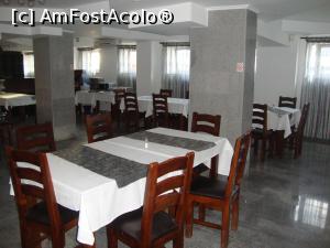 [P17] La demisol există sala de mese unde se poate servi micul dejun.  » foto by Floryn81
 - 
<span class="allrVoted glyphicon glyphicon-heart hidden" id="av914116"></span>
<a class="m-l-10 hidden" id="sv914116" onclick="voting_Foto_DelVot(,914116,13455)" role="button">șterge vot <span class="glyphicon glyphicon-remove"></span></a>
<a id="v9914116" class=" c-red"  onclick="voting_Foto_SetVot(914116)" role="button"><span class="glyphicon glyphicon-heart-empty"></span> <b>LIKE</b> = Votează poza</a> <img class="hidden"  id="f914116W9" src="/imagini/loader.gif" border="0" /><span class="AjErrMes hidden" id="e914116ErM"></span>