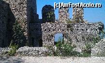 [P10] Ruina a cetatii Golubac,de pe malul sarbesc al Dunarii. » foto by traian.leuca †
 - 
<span class="allrVoted glyphicon glyphicon-heart hidden" id="av396468"></span>
<a class="m-l-10 hidden" id="sv396468" onclick="voting_Foto_DelVot(,396468,13522)" role="button">șterge vot <span class="glyphicon glyphicon-remove"></span></a>
<a id="v9396468" class=" c-red"  onclick="voting_Foto_SetVot(396468)" role="button"><span class="glyphicon glyphicon-heart-empty"></span> <b>LIKE</b> = Votează poza</a> <img class="hidden"  id="f396468W9" src="/imagini/loader.gif" border="0" /><span class="AjErrMes hidden" id="e396468ErM"></span>