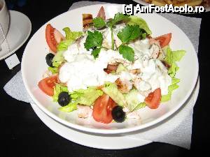 [P25] salata - Restaurant Casa Ferdinand :)  » foto by ioana22
 - 
<span class="allrVoted glyphicon glyphicon-heart hidden" id="av402748"></span>
<a class="m-l-10 hidden" id="sv402748" onclick="voting_Foto_DelVot(,402748,13688)" role="button">șterge vot <span class="glyphicon glyphicon-remove"></span></a>
<a id="v9402748" class=" c-red"  onclick="voting_Foto_SetVot(402748)" role="button"><span class="glyphicon glyphicon-heart-empty"></span> <b>LIKE</b> = Votează poza</a> <img class="hidden"  id="f402748W9" src="/imagini/loader.gif" border="0" /><span class="AjErrMes hidden" id="e402748ErM"></span>