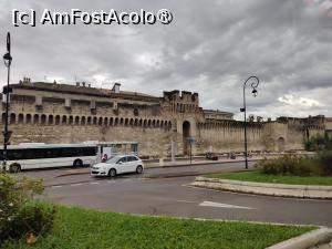 [P01] Avignon; zidurile ce delimitează orașul vechi » foto by crismis
 - 
<span class="allrVoted glyphicon glyphicon-heart hidden" id="av1526783"></span>
<a class="m-l-10 hidden" id="sv1526783" onclick="voting_Foto_DelVot(,1526783,13769)" role="button">șterge vot <span class="glyphicon glyphicon-remove"></span></a>
<a id="v91526783" class=" c-red"  onclick="voting_Foto_SetVot(1526783)" role="button"><span class="glyphicon glyphicon-heart-empty"></span> <b>LIKE</b> = Votează poza</a> <img class="hidden"  id="f1526783W9" src="/imagini/loader.gif" border="0" /><span class="AjErrMes hidden" id="e1526783ErM"></span>