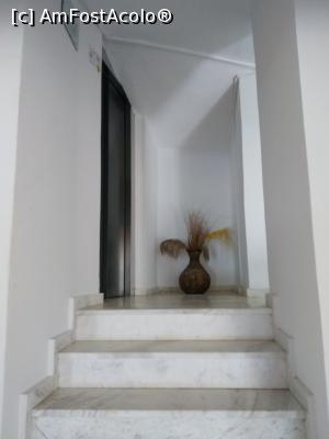[P10] Arco Hotel - trepte intre hol si lift (la fiecare etaj) » foto by calator2000
 - 
<span class="allrVoted glyphicon glyphicon-heart hidden" id="av1252376"></span>
<a class="m-l-10 hidden" id="sv1252376" onclick="voting_Foto_DelVot(,1252376,13795)" role="button">șterge vot <span class="glyphicon glyphicon-remove"></span></a>
<a id="v91252376" class=" c-red"  onclick="voting_Foto_SetVot(1252376)" role="button"><span class="glyphicon glyphicon-heart-empty"></span> <b>LIKE</b> = Votează poza</a> <img class="hidden"  id="f1252376W9" src="/imagini/loader.gif" border="0" /><span class="AjErrMes hidden" id="e1252376ErM"></span>