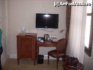 [P02] Working desk + minibar » foto by marian 1973
 - 
<span class="allrVoted glyphicon glyphicon-heart hidden" id="av413124"></span>
<a class="m-l-10 hidden" id="sv413124" onclick="voting_Foto_DelVot(,413124,13950)" role="button">șterge vot <span class="glyphicon glyphicon-remove"></span></a>
<a id="v9413124" class=" c-red"  onclick="voting_Foto_SetVot(413124)" role="button"><span class="glyphicon glyphicon-heart-empty"></span> <b>LIKE</b> = Votează poza</a> <img class="hidden"  id="f413124W9" src="/imagini/loader.gif" border="0" /><span class="AjErrMes hidden" id="e413124ErM"></span>