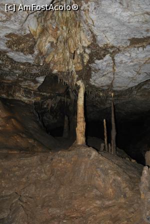 [P30] Stalactite si stalacmite.  » foto by Soso42
 - 
<span class="allrVoted glyphicon glyphicon-heart hidden" id="av844476"></span>
<a class="m-l-10 hidden" id="sv844476" onclick="voting_Foto_DelVot(,844476,13973)" role="button">șterge vot <span class="glyphicon glyphicon-remove"></span></a>
<a id="v9844476" class=" c-red"  onclick="voting_Foto_SetVot(844476)" role="button"><span class="glyphicon glyphicon-heart-empty"></span> <b>LIKE</b> = Votează poza</a> <img class="hidden"  id="f844476W9" src="/imagini/loader.gif" border="0" /><span class="AjErrMes hidden" id="e844476ErM"></span>
