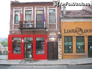 [P01] Hotelul Stambolov, vedere de pe treptele spre Samovodska Cerşaia » foto by almona
 - 
<span class="allrVoted glyphicon glyphicon-heart hidden" id="av416109"></span>
<a class="m-l-10 hidden" id="sv416109" onclick="voting_Foto_DelVot(,416109,14033)" role="button">șterge vot <span class="glyphicon glyphicon-remove"></span></a>
<a id="v9416109" class=" c-red"  onclick="voting_Foto_SetVot(416109)" role="button"><span class="glyphicon glyphicon-heart-empty"></span> <b>LIKE</b> = Votează poza</a> <img class="hidden"  id="f416109W9" src="/imagini/loader.gif" border="0" /><span class="AjErrMes hidden" id="e416109ErM"></span>