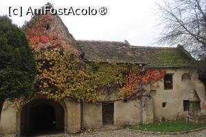 [P16] Cisnădie, Ansamblul Bisericii Evanghelice Fortificate, De la stânga la dreapta, Turnul Porții, Turnul de Apărare “Turnul Școlii”, Turnul de Apărare “Turnul Făuritorilor de Seceri” » foto by mprofeanu
 - 
<span class="allrVoted glyphicon glyphicon-heart hidden" id="av1401285"></span>
<a class="m-l-10 hidden" id="sv1401285" onclick="voting_Foto_DelVot(,1401285,14095)" role="button">șterge vot <span class="glyphicon glyphicon-remove"></span></a>
<a id="v91401285" class=" c-red"  onclick="voting_Foto_SetVot(1401285)" role="button"><span class="glyphicon glyphicon-heart-empty"></span> <b>LIKE</b> = Votează poza</a> <img class="hidden"  id="f1401285W9" src="/imagini/loader.gif" border="0" /><span class="AjErrMes hidden" id="e1401285ErM"></span>