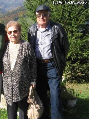 [P09] Mama Michi şi Rilă (tata Michi)  » foto by Michi
 - 
<span class="allrVoted glyphicon glyphicon-heart hidden" id="av566536"></span>
<a class="m-l-10 hidden" id="sv566536" onclick="voting_Foto_DelVot(,566536,14116)" role="button">șterge vot <span class="glyphicon glyphicon-remove"></span></a>
<a id="v9566536" class=" c-red"  onclick="voting_Foto_SetVot(566536)" role="button"><span class="glyphicon glyphicon-heart-empty"></span> <b>LIKE</b> = Votează poza</a> <img class="hidden"  id="f566536W9" src="/imagini/loader.gif" border="0" /><span class="AjErrMes hidden" id="e566536ErM"></span>