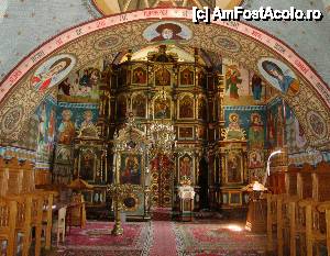 [P45] Mănăstirea Vorona: interior Biserica Adormirea Maicii Domnului » foto by mariana.olaru
 - 
<span class="allrVoted glyphicon glyphicon-heart hidden" id="av421065"></span>
<a class="m-l-10 hidden" id="sv421065" onclick="voting_Foto_DelVot(,421065,14160)" role="button">șterge vot <span class="glyphicon glyphicon-remove"></span></a>
<a id="v9421065" class=" c-red"  onclick="voting_Foto_SetVot(421065)" role="button"><span class="glyphicon glyphicon-heart-empty"></span> <b>LIKE</b> = Votează poza</a> <img class="hidden"  id="f421065W9" src="/imagini/loader.gif" border="0" /><span class="AjErrMes hidden" id="e421065ErM"></span>