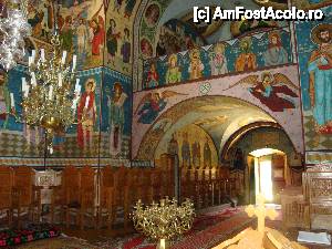 [P48] Mănăstirea Vorona: interior Biserica Adormirea Maicii Domnului » foto by mariana.olaru
 - 
<span class="allrVoted glyphicon glyphicon-heart hidden" id="av421069"></span>
<a class="m-l-10 hidden" id="sv421069" onclick="voting_Foto_DelVot(,421069,14160)" role="button">șterge vot <span class="glyphicon glyphicon-remove"></span></a>
<a id="v9421069" class=" c-red"  onclick="voting_Foto_SetVot(421069)" role="button"><span class="glyphicon glyphicon-heart-empty"></span> <b>LIKE</b> = Votează poza</a> <img class="hidden"  id="f421069W9" src="/imagini/loader.gif" border="0" /><span class="AjErrMes hidden" id="e421069ErM"></span>