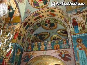 [P49] Mănăstirea Vorona: Biserica Adormirea Maicii Domnului, pictură realizată de Nicolae Gavrilean » foto by mariana.olaru
 - 
<span class="allrVoted glyphicon glyphicon-heart hidden" id="av421071"></span>
<a class="m-l-10 hidden" id="sv421071" onclick="voting_Foto_DelVot(,421071,14160)" role="button">șterge vot <span class="glyphicon glyphicon-remove"></span></a>
<a id="v9421071" class=" c-red"  onclick="voting_Foto_SetVot(421071)" role="button"><span class="glyphicon glyphicon-heart-empty"></span> <b>LIKE</b> = Votează poza</a> <img class="hidden"  id="f421071W9" src="/imagini/loader.gif" border="0" /><span class="AjErrMes hidden" id="e421071ErM"></span>