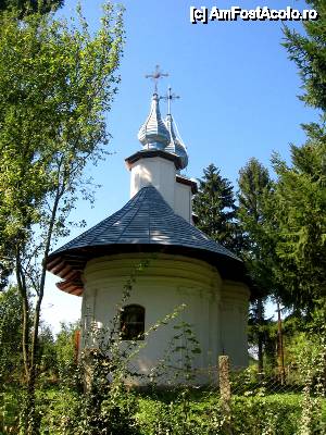 [P55] Mănăstirea Vorona: Biserica Sfântul Nicolae » foto by mariana.olaru
 - 
<span class="allrVoted glyphicon glyphicon-heart hidden" id="av421085"></span>
<a class="m-l-10 hidden" id="sv421085" onclick="voting_Foto_DelVot(,421085,14160)" role="button">șterge vot <span class="glyphicon glyphicon-remove"></span></a>
<a id="v9421085" class=" c-red"  onclick="voting_Foto_SetVot(421085)" role="button"><span class="glyphicon glyphicon-heart-empty"></span> <b>LIKE</b> = Votează poza</a> <img class="hidden"  id="f421085W9" src="/imagini/loader.gif" border="0" /><span class="AjErrMes hidden" id="e421085ErM"></span>