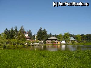 [P58] Mănăstirea Vorona: heleșteul de unde se poate admira panorama așezământului » foto by mariana.olaru
 - 
<span class="allrVoted glyphicon glyphicon-heart hidden" id="av421094"></span>
<a class="m-l-10 hidden" id="sv421094" onclick="voting_Foto_DelVot(,421094,14160)" role="button">șterge vot <span class="glyphicon glyphicon-remove"></span></a>
<a id="v9421094" class=" c-red"  onclick="voting_Foto_SetVot(421094)" role="button"><span class="glyphicon glyphicon-heart-empty"></span> <b>LIKE</b> = Votează poza</a> <img class="hidden"  id="f421094W9" src="/imagini/loader.gif" border="0" /><span class="AjErrMes hidden" id="e421094ErM"></span>