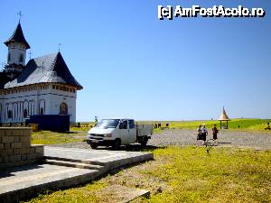 [P87] Mănăstirea Zosin: în curtea așezământului » foto by mariana.olaru
 - 
<span class="allrVoted glyphicon glyphicon-heart hidden" id="av421180"></span>
<a class="m-l-10 hidden" id="sv421180" onclick="voting_Foto_DelVot(,421180,14160)" role="button">șterge vot <span class="glyphicon glyphicon-remove"></span></a>
<a id="v9421180" class=" c-red"  onclick="voting_Foto_SetVot(421180)" role="button"><span class="glyphicon glyphicon-heart-empty"></span> <b>LIKE</b> = Votează poza</a> <img class="hidden"  id="f421180W9" src="/imagini/loader.gif" border="0" /><span class="AjErrMes hidden" id="e421180ErM"></span>