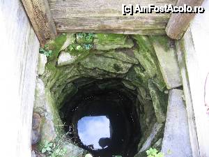 [P15] Una din cele cinci fântâni de piatră ale Mănăstirii Agafton, incluse pe lista monumentelor istorice.  » foto by tata123 🔱
 - 
<span class="allrVoted glyphicon glyphicon-heart hidden" id="av587708"></span>
<a class="m-l-10 hidden" id="sv587708" onclick="voting_Foto_DelVot(,587708,14160)" role="button">șterge vot <span class="glyphicon glyphicon-remove"></span></a>
<a id="v9587708" class=" c-red"  onclick="voting_Foto_SetVot(587708)" role="button"><span class="glyphicon glyphicon-heart-empty"></span> <b>LIKE</b> = Votează poza</a> <img class="hidden"  id="f587708W9" src="/imagini/loader.gif" border="0" /><span class="AjErrMes hidden" id="e587708ErM"></span>