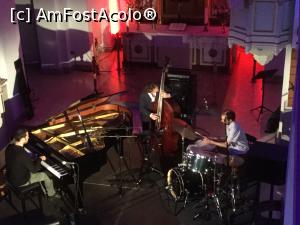 [P19] Jazz in church - Giovani Guidi Trio » foto by mishu
 - 
<span class="allrVoted glyphicon glyphicon-heart hidden" id="av960407"></span>
<a class="m-l-10 hidden" id="sv960407" onclick="voting_Foto_DelVot(,960407,14175)" role="button">șterge vot <span class="glyphicon glyphicon-remove"></span></a>
<a id="v9960407" class=" c-red"  onclick="voting_Foto_SetVot(960407)" role="button"><span class="glyphicon glyphicon-heart-empty"></span> <b>LIKE</b> = Votează poza</a> <img class="hidden"  id="f960407W9" src="/imagini/loader.gif" border="0" /><span class="AjErrMes hidden" id="e960407ErM"></span>