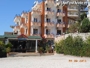 [P18] Sarandë - Hotel Nertili, intrarea în restaurantul unde am servit masa de prânz.  » foto by iulianic
 - 
<span class="allrVoted glyphicon glyphicon-heart hidden" id="av687793"></span>
<a class="m-l-10 hidden" id="sv687793" onclick="voting_Foto_DelVot(,687793,14195)" role="button">șterge vot <span class="glyphicon glyphicon-remove"></span></a>
<a id="v9687793" class=" c-red"  onclick="voting_Foto_SetVot(687793)" role="button"><span class="glyphicon glyphicon-heart-empty"></span> <b>LIKE</b> = Votează poza</a> <img class="hidden"  id="f687793W9" src="/imagini/loader.gif" border="0" /><span class="AjErrMes hidden" id="e687793ErM"></span>