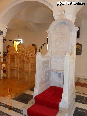 [P26] Sarandë - Biserica Sf. Haralambie, interior.  » foto by iulianic
 - 
<span class="allrVoted glyphicon glyphicon-heart hidden" id="av687805"></span>
<a class="m-l-10 hidden" id="sv687805" onclick="voting_Foto_DelVot(,687805,14195)" role="button">șterge vot <span class="glyphicon glyphicon-remove"></span></a>
<a id="v9687805" class=" c-red"  onclick="voting_Foto_SetVot(687805)" role="button"><span class="glyphicon glyphicon-heart-empty"></span> <b>LIKE</b> = Votează poza</a> <img class="hidden"  id="f687805W9" src="/imagini/loader.gif" border="0" /><span class="AjErrMes hidden" id="e687805ErM"></span>