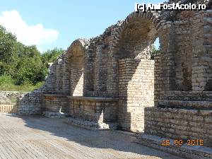 [P08] Butrint - O parte a Teatrului elenistic refăcut de romani.  » foto by iulianic
 - 
<span class="allrVoted glyphicon glyphicon-heart hidden" id="av689448"></span>
<a class="m-l-10 hidden" id="sv689448" onclick="voting_Foto_DelVot(,689448,14195)" role="button">șterge vot <span class="glyphicon glyphicon-remove"></span></a>
<a id="v9689448" class=" c-red"  onclick="voting_Foto_SetVot(689448)" role="button"><span class="glyphicon glyphicon-heart-empty"></span> <b>LIKE</b> = Votează poza</a> <img class="hidden"  id="f689448W9" src="/imagini/loader.gif" border="0" /><span class="AjErrMes hidden" id="e689448ErM"></span>