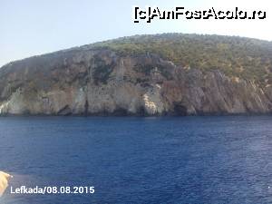 [P82] Peisaj cu grote de pe coasta lefkadeza.  » foto by ovidiuyepi
 - 
<span class="allrVoted glyphicon glyphicon-heart hidden" id="av701880"></span>
<a class="m-l-10 hidden" id="sv701880" onclick="voting_Foto_DelVot(,701880,14195)" role="button">șterge vot <span class="glyphicon glyphicon-remove"></span></a>
<a id="v9701880" class=" c-red"  onclick="voting_Foto_SetVot(701880)" role="button"><span class="glyphicon glyphicon-heart-empty"></span> <b>LIKE</b> = Votează poza</a> <img class="hidden"  id="f701880W9" src="/imagini/loader.gif" border="0" /><span class="AjErrMes hidden" id="e701880ErM"></span>