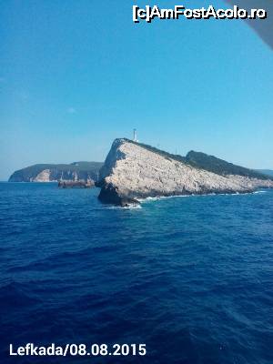 [P87] Farul din Lefkada. O imagine care nu lasa loc de comentarii.  » foto by ovidiuyepi
 - 
<span class="allrVoted glyphicon glyphicon-heart hidden" id="av701889"></span>
<a class="m-l-10 hidden" id="sv701889" onclick="voting_Foto_DelVot(,701889,14195)" role="button">șterge vot <span class="glyphicon glyphicon-remove"></span></a>
<a id="v9701889" class=" c-red"  onclick="voting_Foto_SetVot(701889)" role="button"><span class="glyphicon glyphicon-heart-empty"></span> <b>LIKE</b> = Votează poza</a> <img class="hidden"  id="f701889W9" src="/imagini/loader.gif" border="0" /><span class="AjErrMes hidden" id="e701889ErM"></span>