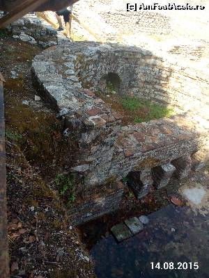 [P15] Butrint. Baie dintr-o casă romană (secolul 2 dHr).  » foto by ovidiuyepi
 - 
<span class="allrVoted glyphicon glyphicon-heart hidden" id="av675618"></span>
<a class="m-l-10 hidden" id="sv675618" onclick="voting_Foto_DelVot(,675618,14195)" role="button">șterge vot <span class="glyphicon glyphicon-remove"></span></a>
<a id="v9675618" class=" c-red"  onclick="voting_Foto_SetVot(675618)" role="button"><span class="glyphicon glyphicon-heart-empty"></span> <b>LIKE</b> = Votează poza</a> <img class="hidden"  id="f675618W9" src="/imagini/loader.gif" border="0" /><span class="AjErrMes hidden" id="e675618ErM"></span>