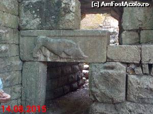 [P31] Poartă Leului. Relieful reprezintă un leu cu capul unui taur în gură.  » foto by ovidiuyepi
 - 
<span class="allrVoted glyphicon glyphicon-heart hidden" id="av675662"></span>
<a class="m-l-10 hidden" id="sv675662" onclick="voting_Foto_DelVot(,675662,14195)" role="button">șterge vot <span class="glyphicon glyphicon-remove"></span></a>
<a id="v9675662" class=" c-red"  onclick="voting_Foto_SetVot(675662)" role="button"><span class="glyphicon glyphicon-heart-empty"></span> <b>LIKE</b> = Votează poza</a> <img class="hidden"  id="f675662W9" src="/imagini/loader.gif" border="0" /><span class="AjErrMes hidden" id="e675662ErM"></span>