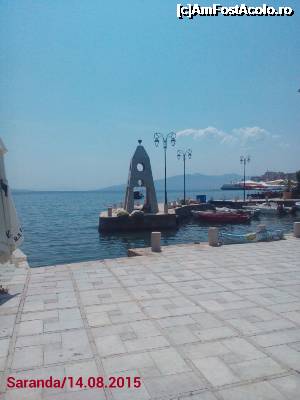 [P56] Un mic monument de pe Riviera din Saranda.  » foto by ovidiuyepi
 - 
<span class="allrVoted glyphicon glyphicon-heart hidden" id="av701562"></span>
<a class="m-l-10 hidden" id="sv701562" onclick="voting_Foto_DelVot(,701562,14195)" role="button">șterge vot <span class="glyphicon glyphicon-remove"></span></a>
<a id="v9701562" class=" c-red"  onclick="voting_Foto_SetVot(701562)" role="button"><span class="glyphicon glyphicon-heart-empty"></span> <b>LIKE</b> = Votează poza</a> <img class="hidden"  id="f701562W9" src="/imagini/loader.gif" border="0" /><span class="AjErrMes hidden" id="e701562ErM"></span>