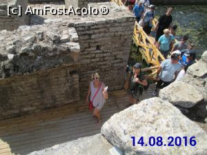 [P60] Butrint. Turiști la Acropole.  » foto by ovidiuyepi
 - 
<span class="allrVoted glyphicon glyphicon-heart hidden" id="av737603"></span>
<a class="m-l-10 hidden" id="sv737603" onclick="voting_Foto_DelVot(,737603,14195)" role="button">șterge vot <span class="glyphicon glyphicon-remove"></span></a>
<a id="v9737603" class=" c-red"  onclick="voting_Foto_SetVot(737603)" role="button"><span class="glyphicon glyphicon-heart-empty"></span> <b>LIKE</b> = Votează poza</a> <img class="hidden"  id="f737603W9" src="/imagini/loader.gif" border="0" /><span class="AjErrMes hidden" id="e737603ErM"></span>