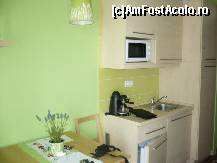 [P02] Coltul cu chicineta, 4 ASZ Deluxe Apartman, Gyula.  » foto by ARA
 - 
<span class="allrVoted glyphicon glyphicon-heart hidden" id="av426196"></span>
<a class="m-l-10 hidden" id="sv426196" onclick="voting_Foto_DelVot(,426196,14276)" role="button">șterge vot <span class="glyphicon glyphicon-remove"></span></a>
<a id="v9426196" class=" c-red"  onclick="voting_Foto_SetVot(426196)" role="button"><span class="glyphicon glyphicon-heart-empty"></span> <b>LIKE</b> = Votează poza</a> <img class="hidden"  id="f426196W9" src="/imagini/loader.gif" border="0" /><span class="AjErrMes hidden" id="e426196ErM"></span>